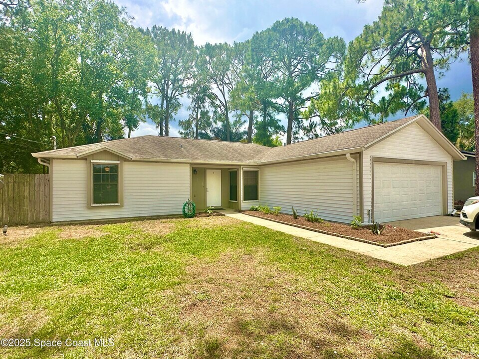 5055 Canoni Pl in Cocoa, FL - Building Photo