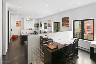 180 E 94th St in New York, NY - Building Photo - Interior Photo