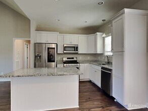 512 Poplar Bend Dr in Dickson, TN - Building Photo - Building Photo