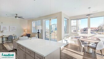 1291 S Ulster St in Denver, CO - Building Photo