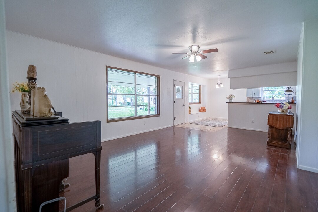 803 Sycamore Rd in Richmond, TX - Building Photo