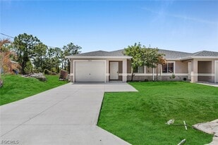 4549 22nd St SW in Lehigh Acres, FL - Building Photo