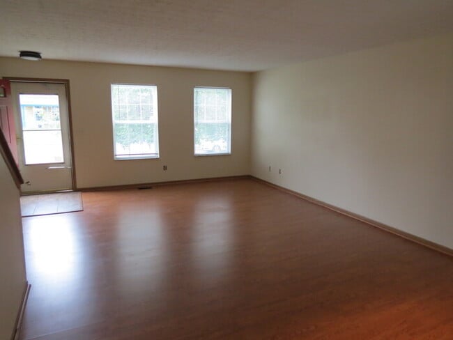 268 Chatterly Ln in Columbus, OH - Building Photo - Building Photo