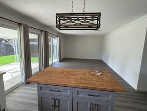 524 Gonzales Dr in Vacaville, CA - Foto de edificio - Building Photo