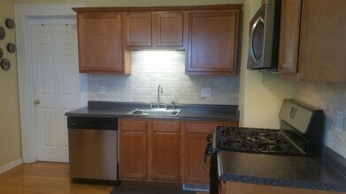 1033 Westcott St in Syracuse, NY - Foto de edificio - Building Photo