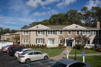 Fairfield At Port Jefferson in Port Jefferson Station, NY - Foto de edificio - Building Photo