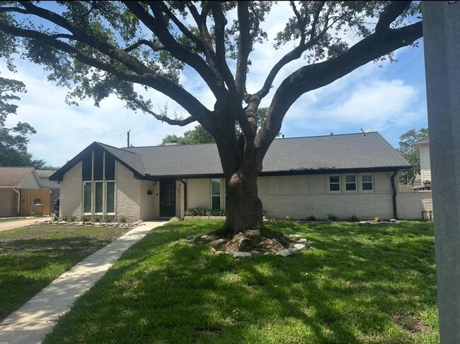 property at 2023 Greengrass Ct