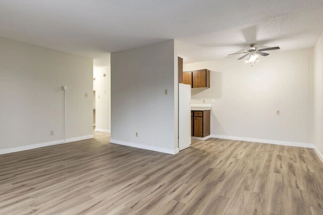 Parklane Gardens in Edmonton, AB - Building Photo - Building Photo