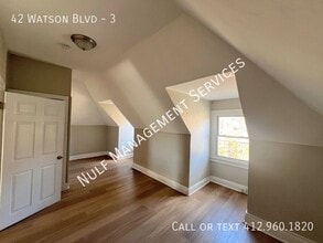 42 Watson Blvd in Pittsburgh, PA - Building Photo - Building Photo