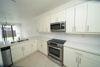 10456 NW 61 Ln. in Doral, FL - Building Photo - Building Photo