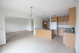 914 Wesley Dr in Waukesha, WI - Foto de edificio - Building Photo