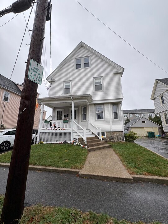 22 Plimpton Ave, Unit 2 in Norwood, MA - Building Photo