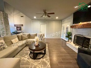 3909 Meadow Dr in Grapevine, TX - Foto de edificio - Building Photo
