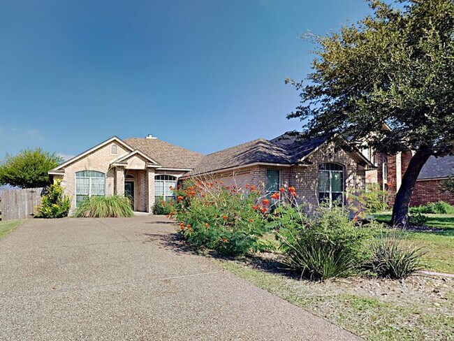 7529 Cannes Dr in Corpus Christi, TX - Building Photo - Building Photo