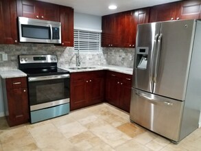 13 brandonwood in Brandon, FL - Foto de edificio - Building Photo