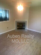 805 NE Pollard St in Lee's Summit, MO - Building Photo - Building Photo