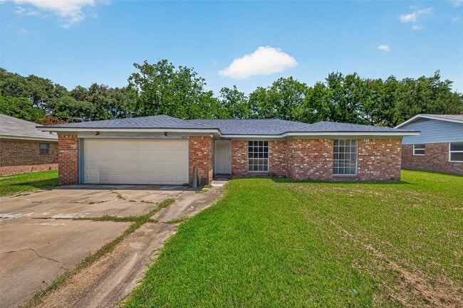 property at 2013 Long Dr