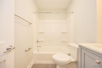 1008 Elmwood Ave in Buffalo, NY - Building Photo - Building Photo