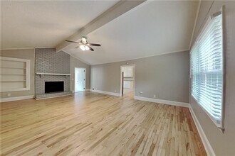 605 Huckleberry Rd in Canton, GA - Building Photo - Building Photo