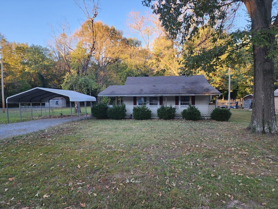 2242 Dixie Ave in Paducah, KY - Building Photo