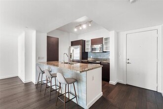 951 Brickell Ave, Unit 1105 in Miami, FL - Building Photo - Building Photo