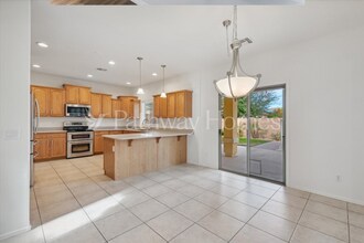 17762 W Watson Ln in Surprise, AZ - Building Photo - Building Photo