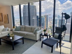 1010 Brickell Ave, Unit 4001 in Miami, FL - Building Photo - Building Photo