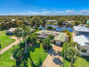 1282 SW Pelican Crescent in Palm City, FL - Building Photo - Building Photo