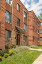 Chillum Terrace Apartments in Hyattsville, MD - Foto de edificio - Building Photo