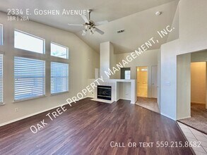 2334 E Goshen Ave in Fresno, CA - Building Photo - Building Photo