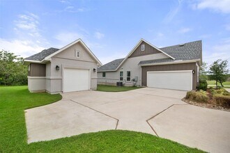 127 Buteo St in Cedar Creek, TX - Building Photo - Building Photo
