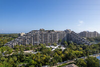 Tidemark in Key Biscayne, FL - Foto de edificio - Building Photo