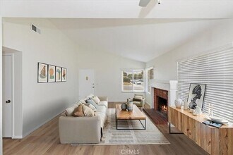 14941 Doheny Cir in Irvine, CA - Foto de edificio - Building Photo