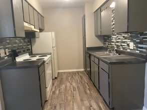 5531 S Sunnylane Rd in Oklahoma City, OK - Building Photo - Building Photo