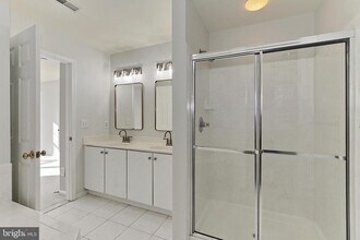 26143 Nimbleton Square in Chantilly, VA - Building Photo - Building Photo