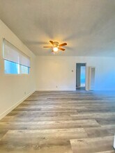 351 Plymouth St in Inglewood, CA - Foto de edificio - Interior Photo