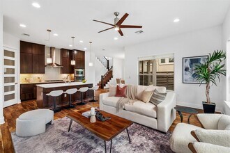 10909 Twisted Elm Dr in Austin, TX - Building Photo - Building Photo