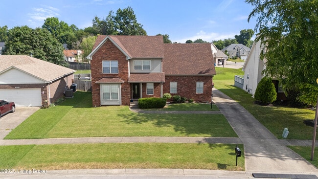 8212 Grandel Pl in Louisville, KY - Building Photo - Building Photo