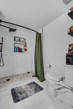6288 NW 186th St in Hialeah, FL - Building Photo - Building Photo
