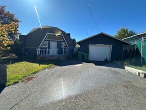 804 N 2nd St in Klamath Falls, OR - Building Photo - Building Photo