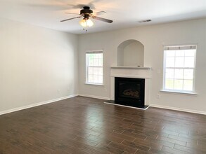 329 Tuggle Ct in Woodstock, GA - Building Photo - Building Photo