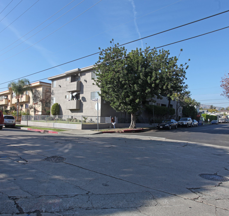 1701 Commonwealth Ave in Los Angeles, CA - Building Photo