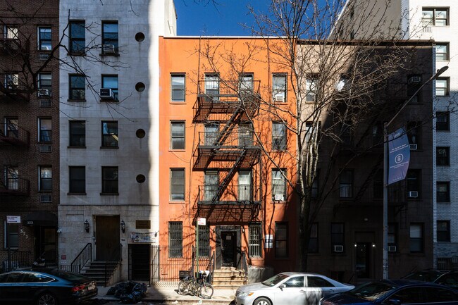 327 E 75th St in New York, NY - Building Photo - Building Photo