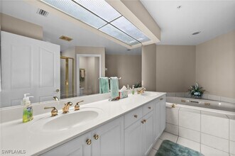 14813 Laguna Dr in Ft. Myers, FL - Building Photo - Building Photo