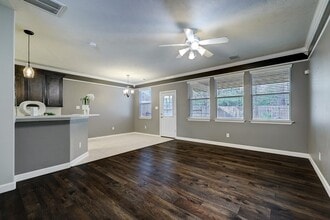 182 W Stedhill Loop in Conroe, TX - Building Photo - Building Photo