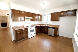 9803 Meadowheath Dr in Austin, TX - Building Photo - Building Photo