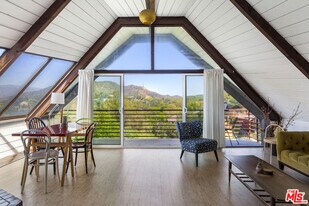 7149 Woodrow Wilson Dr in Los Angeles, CA - Building Photo