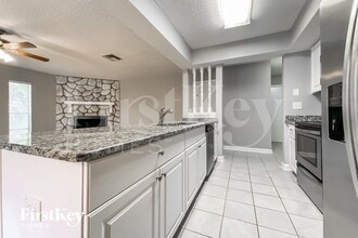 1794 E Groveleaf Ave in Palm Harbor, FL - Foto de edificio - Building Photo