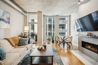 700 N Larrabee St in Chicago, IL - Building Photo - Building Photo