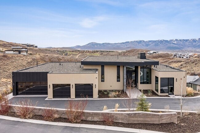 property at 3404 Wapiti Cyn Rd